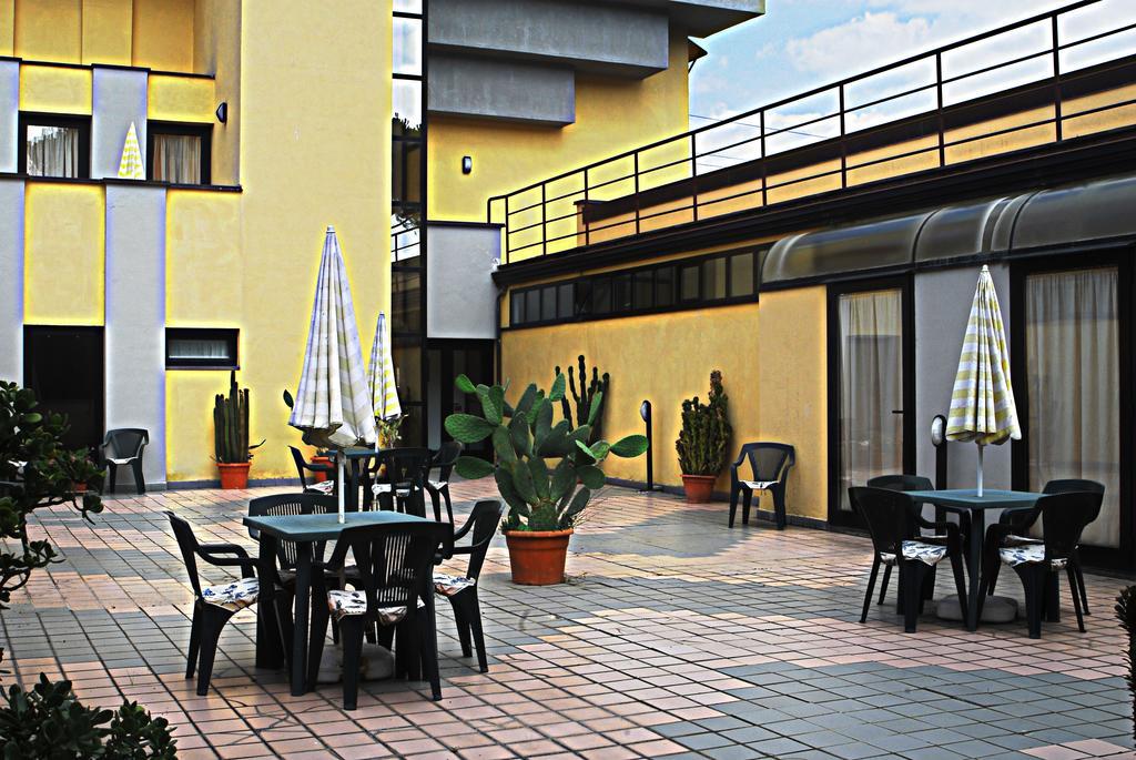 Hotel Ebe سان بييرو أ سيف المظهر الخارجي الصورة