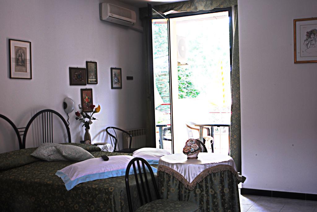 Hotel Ebe سان بييرو أ سيف المظهر الخارجي الصورة