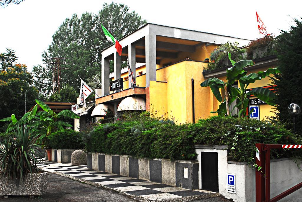 Hotel Ebe سان بييرو أ سيف المظهر الخارجي الصورة