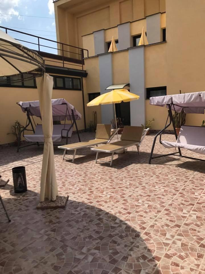 Hotel Ebe سان بييرو أ سيف المظهر الخارجي الصورة