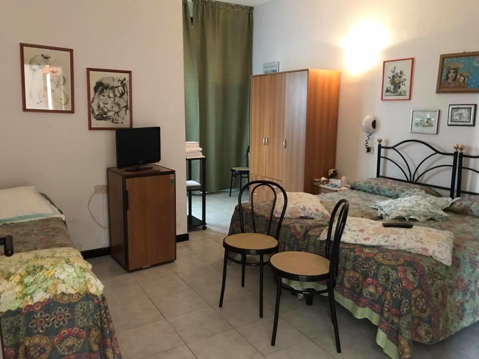 Hotel Ebe سان بييرو أ سيف المظهر الخارجي الصورة