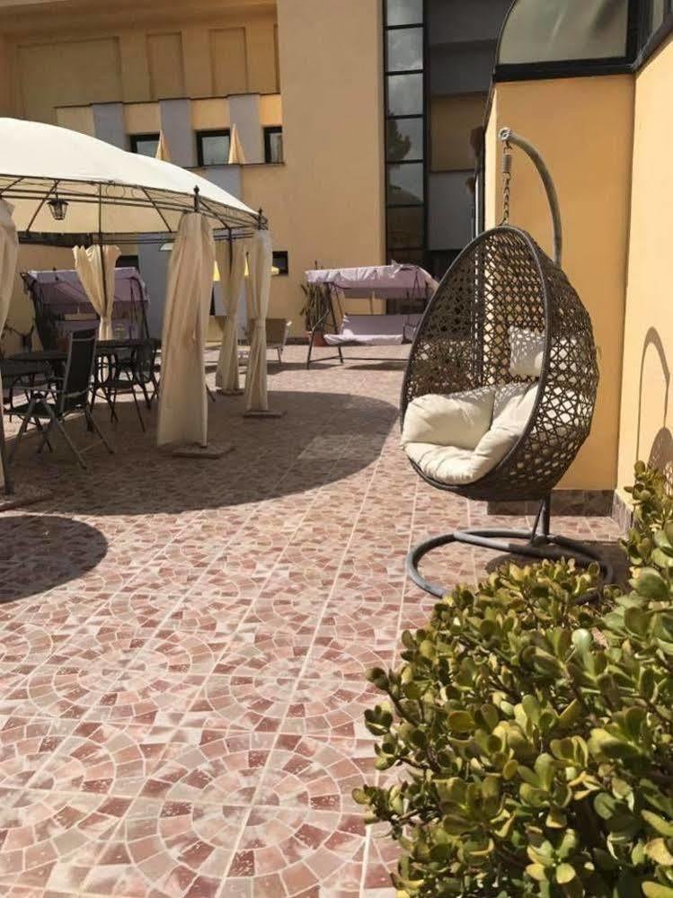 Hotel Ebe سان بييرو أ سيف المظهر الخارجي الصورة